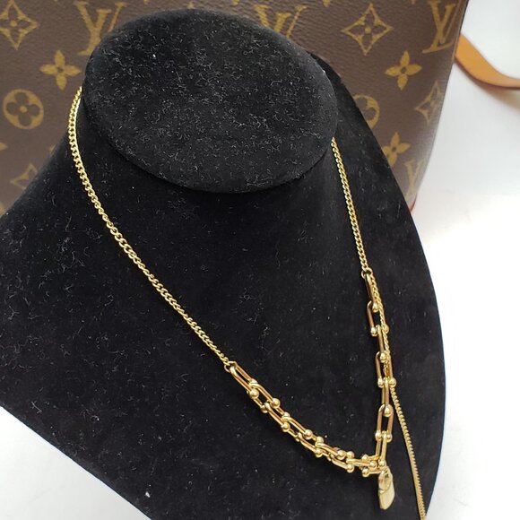 Authentic Louis Vuitton Lock & Key w/ Unbranded Gold Plated Gold Horseshoe Chain - Picture 2 of 10